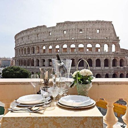 Jacuzzi In Front Of The Colosseum Apartment Roma Exterior foto