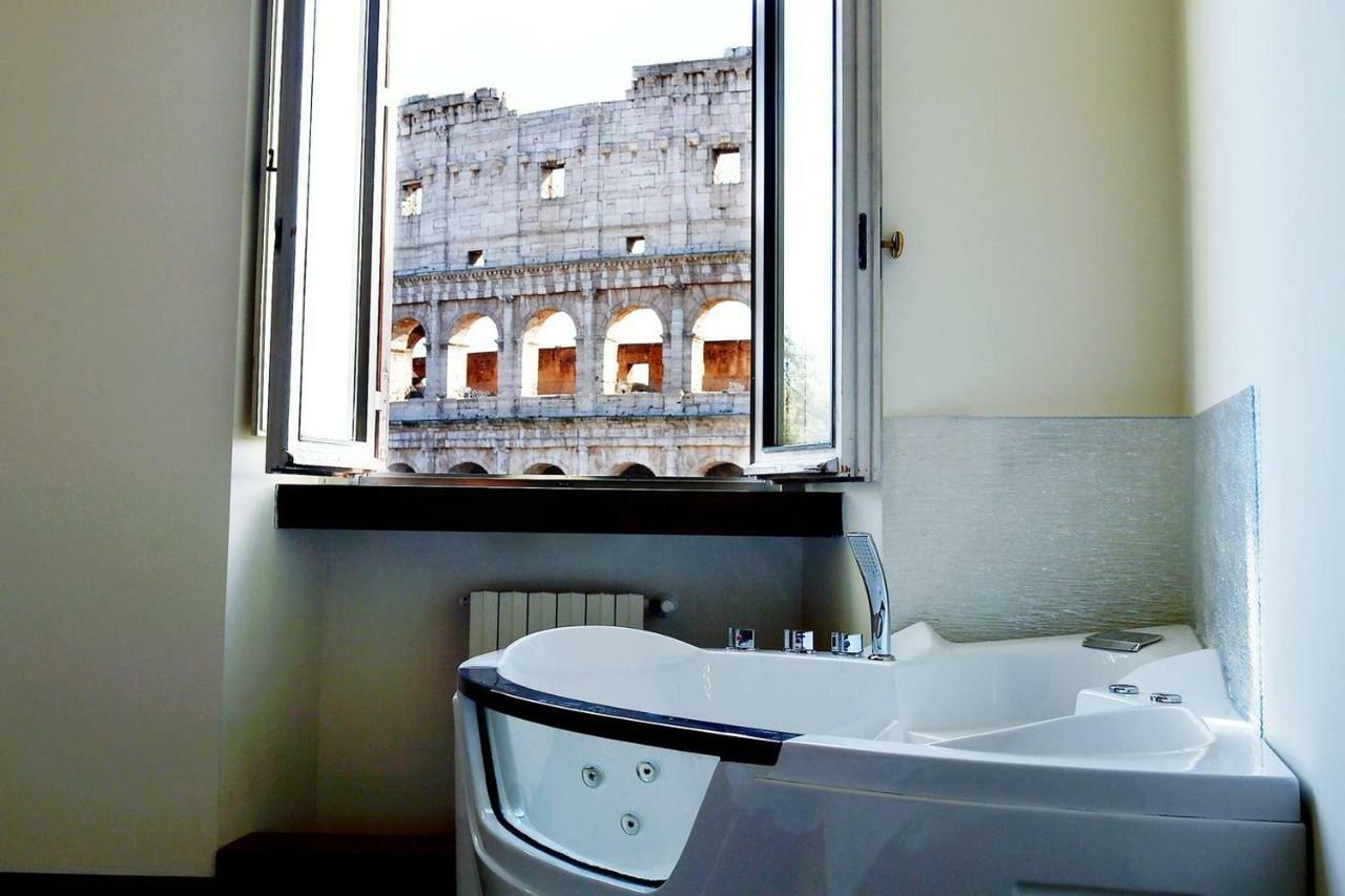 Jacuzzi In Front Of The Colosseum Apartment Roma Exterior foto