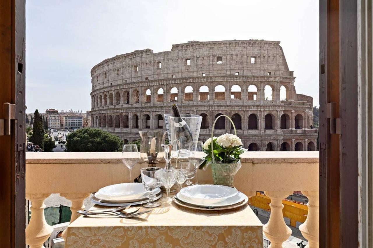 Jacuzzi In Front Of The Colosseum Apartment Roma Exterior foto